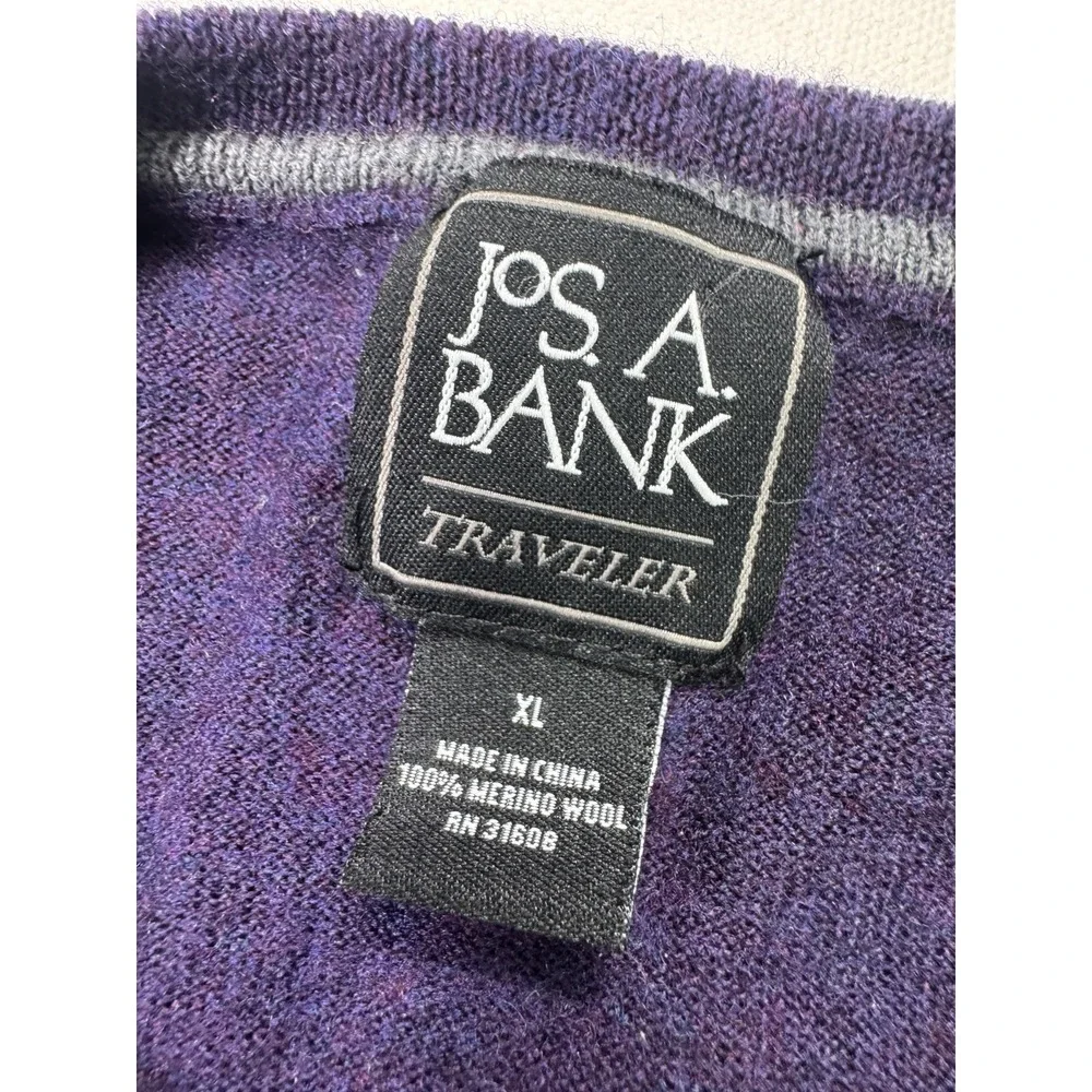 Jos A Bank Traveler Men XL Purple Merino Wool V-Neck Sweater Luxury Classic